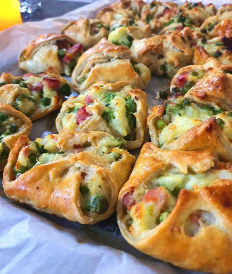 puff pastry pies with filling