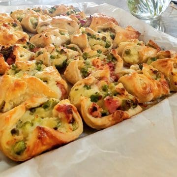 puff pastry pies with filling