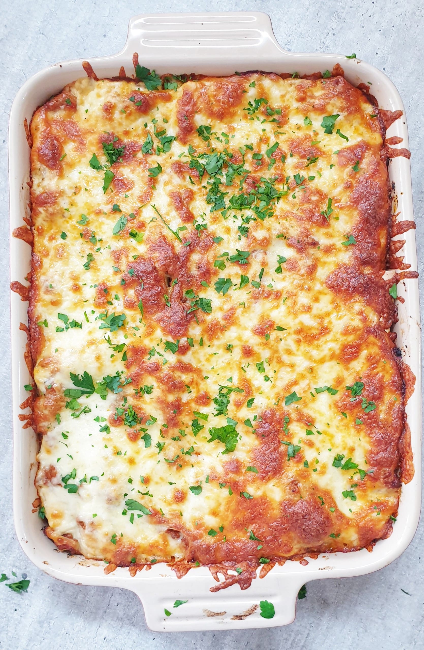 Lasagna Recipe With a Cheesy Sauce and Meat Filling