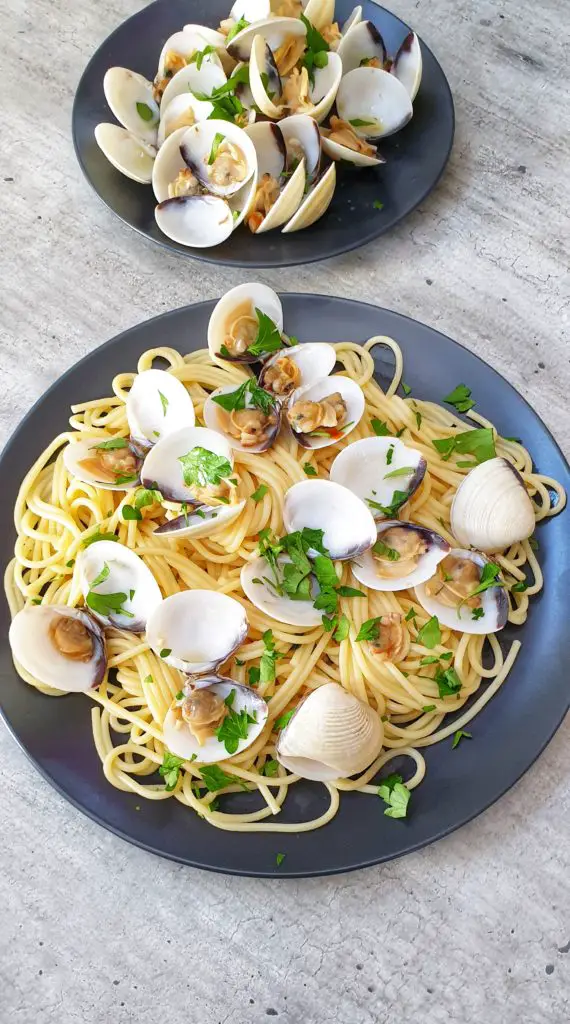 spaghetti and clams