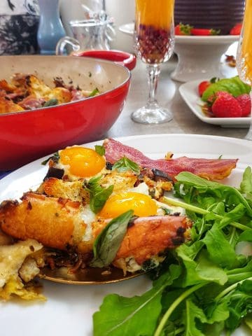 one pan breakfast with eggs, bacon and bread