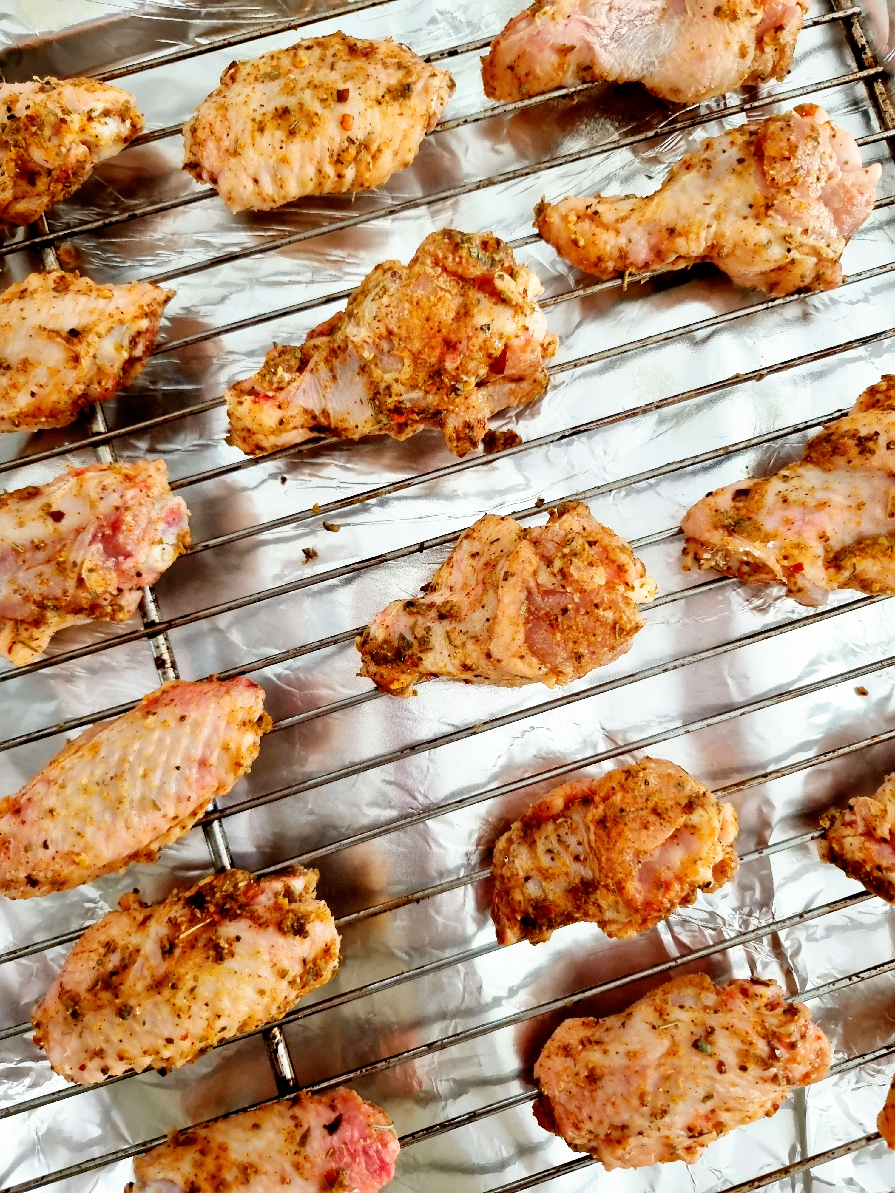 spicy saucy chicken wings