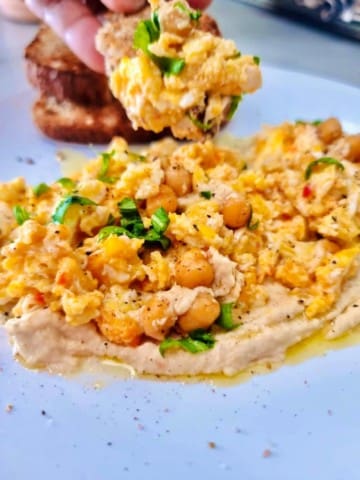 egg and hummus breakfast