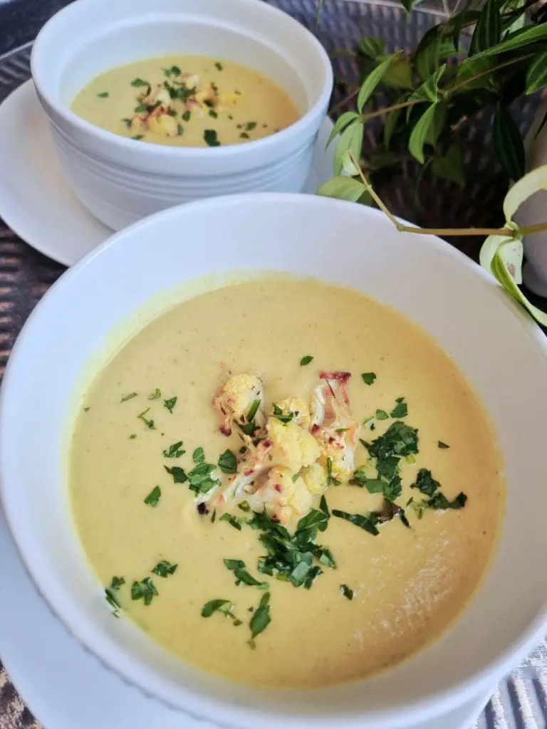 cauliflower turmeric soup  