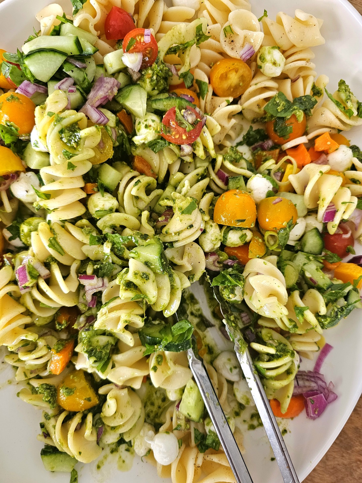 Mediterranean pasta salad with pesto