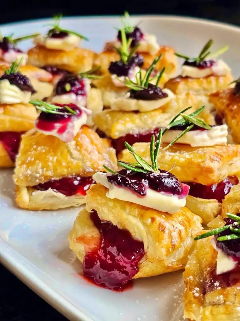 cranberry brie cheese bites