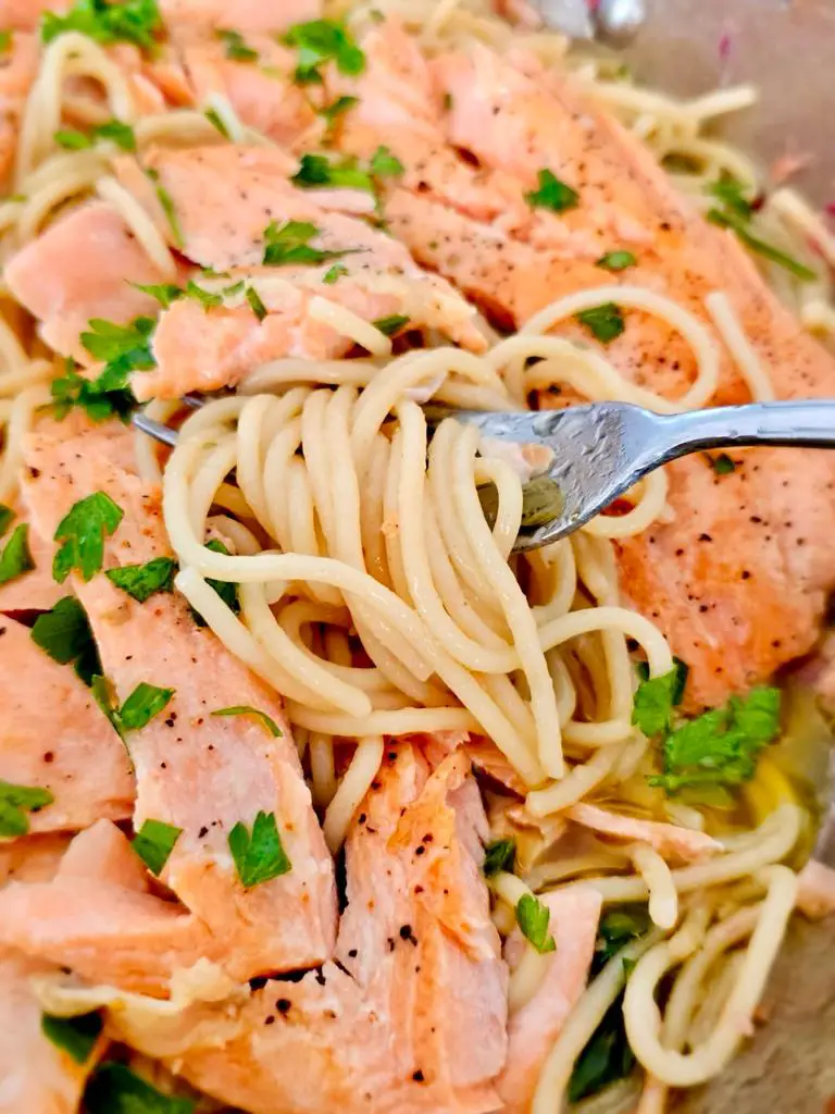 salmon pasta recipe without cream
