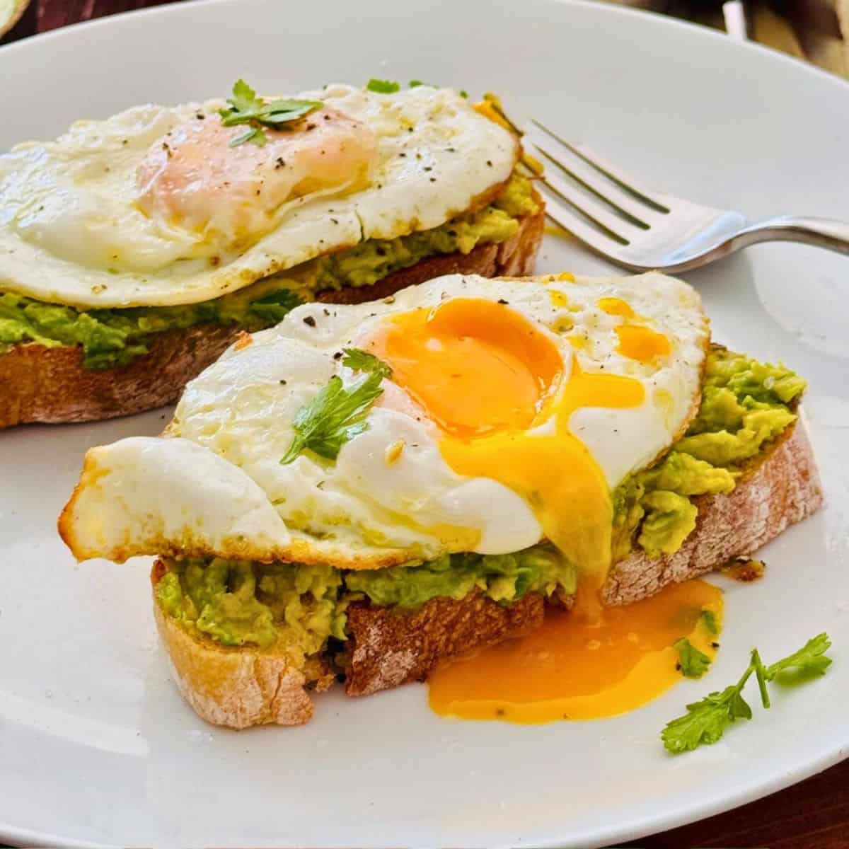 best easy smashed avo egg toast