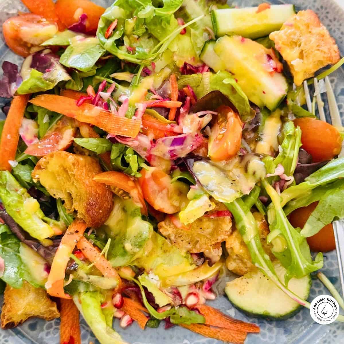 leafy green salad with croutons