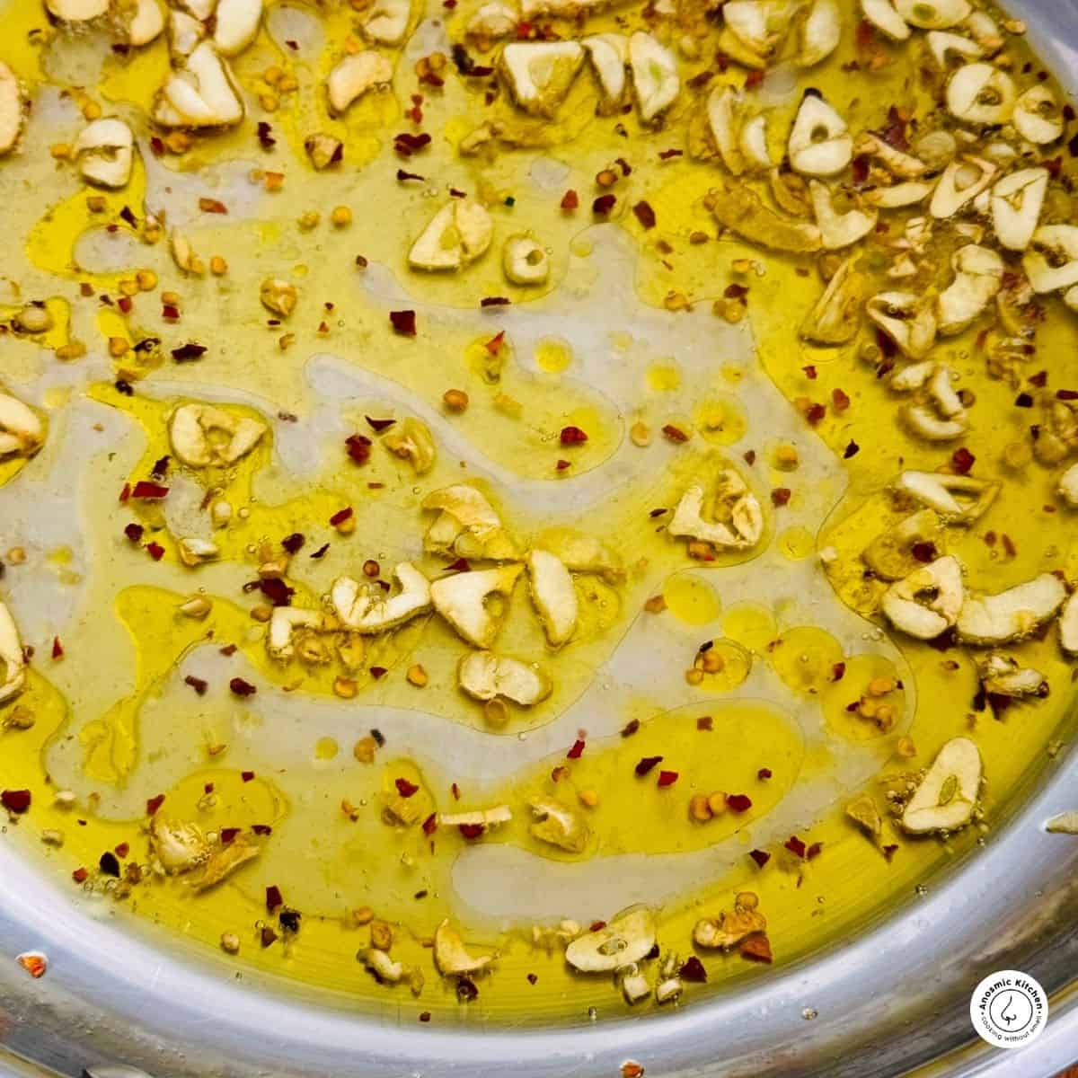 lemon juice, garlic and olive oil in a pan