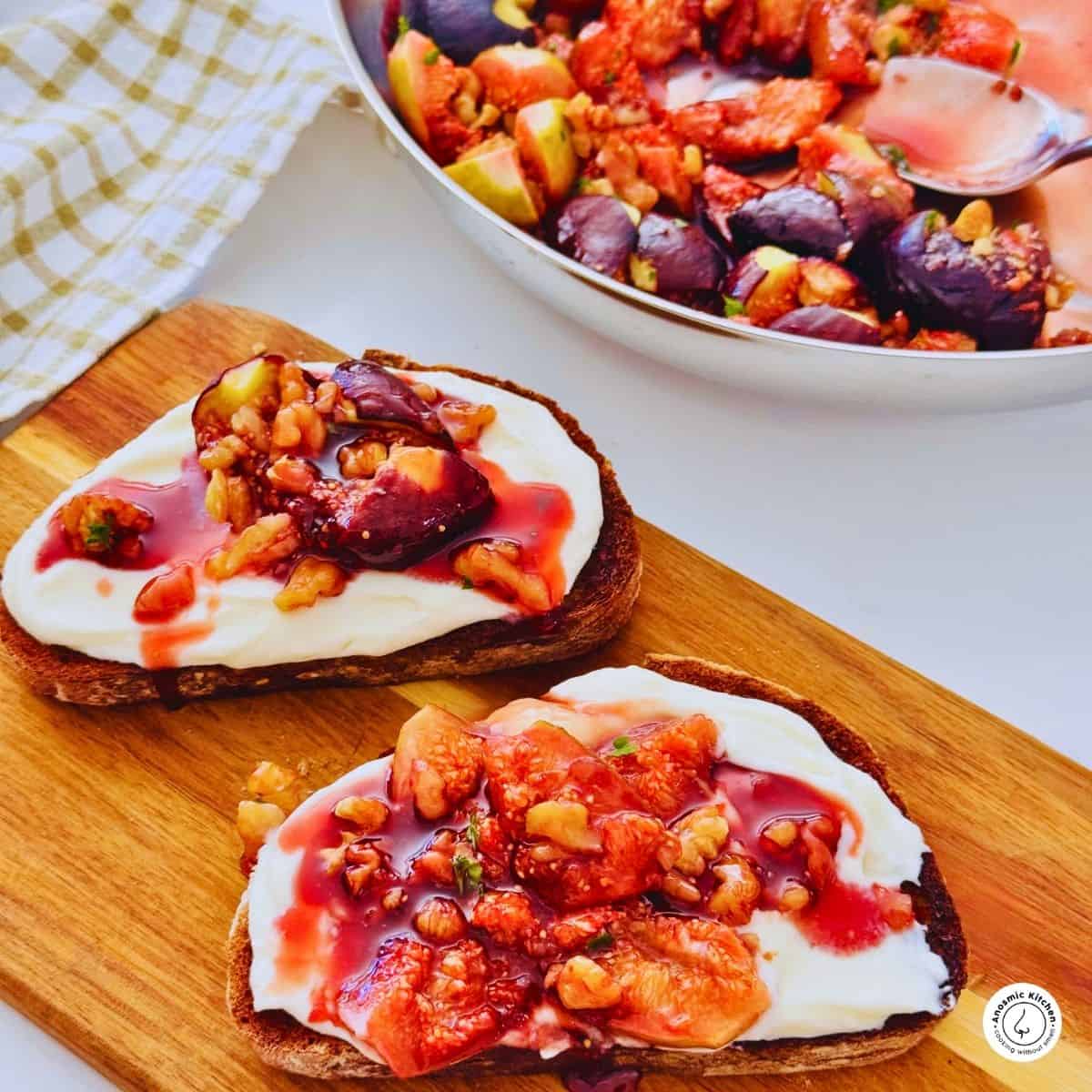 bread slices with cheese and figs