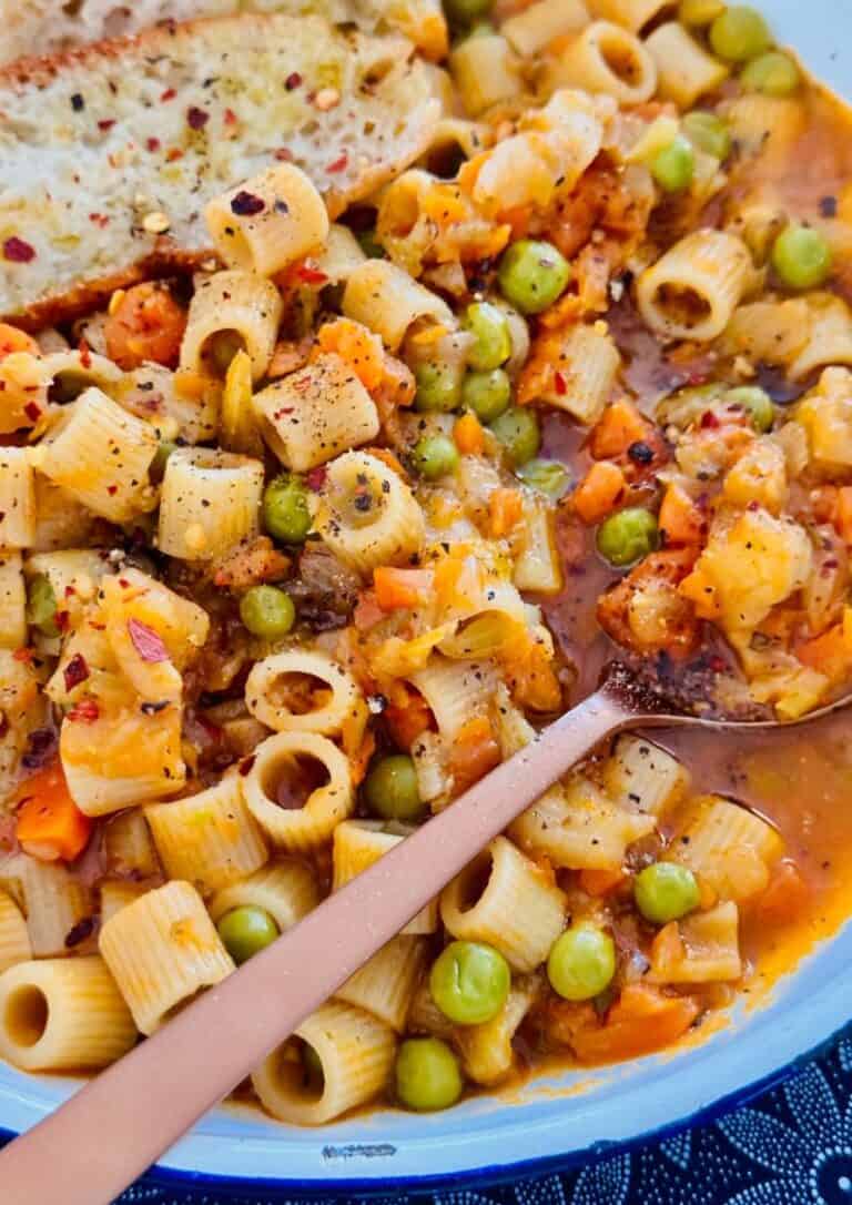 Comforting Vegetable Pasta with Peas & Carrots